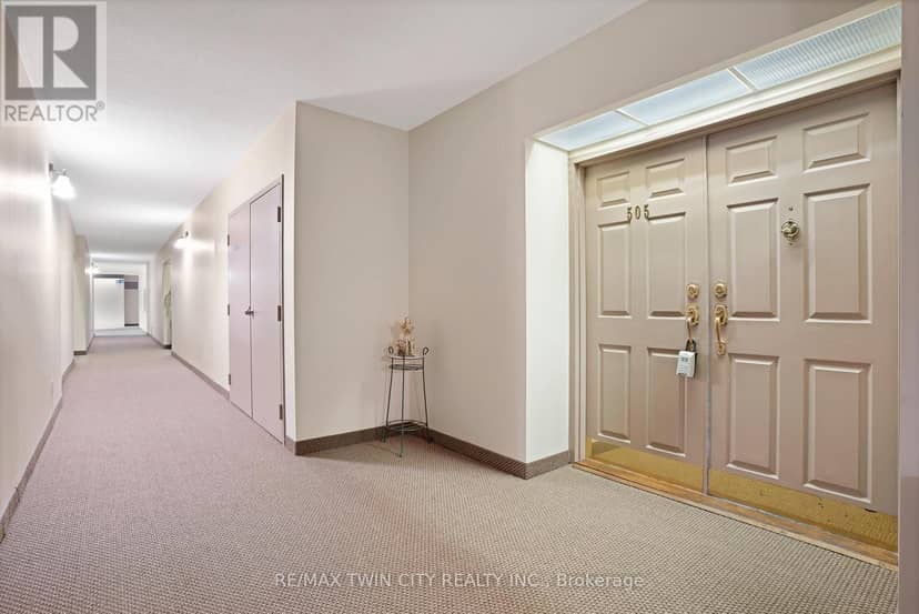 505 - 3267 King Street — photo 5 of 29