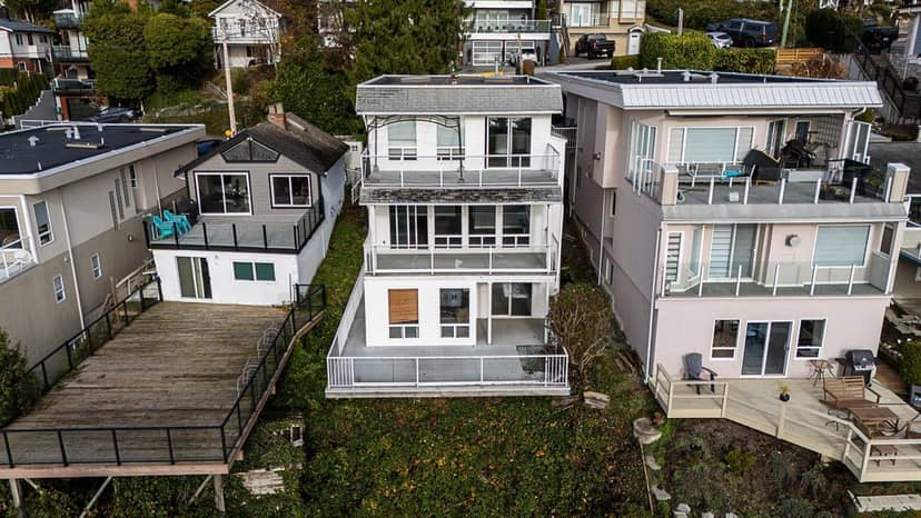 14768 MCDONALD AVENUE, White Rock, photo 3