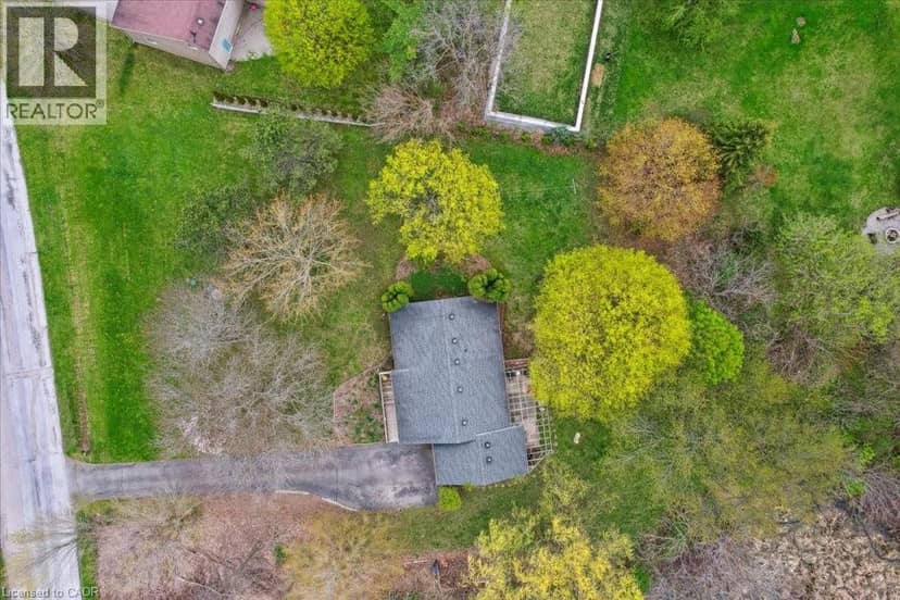 39 BANNOCKBURN Road — photo 10 of 11