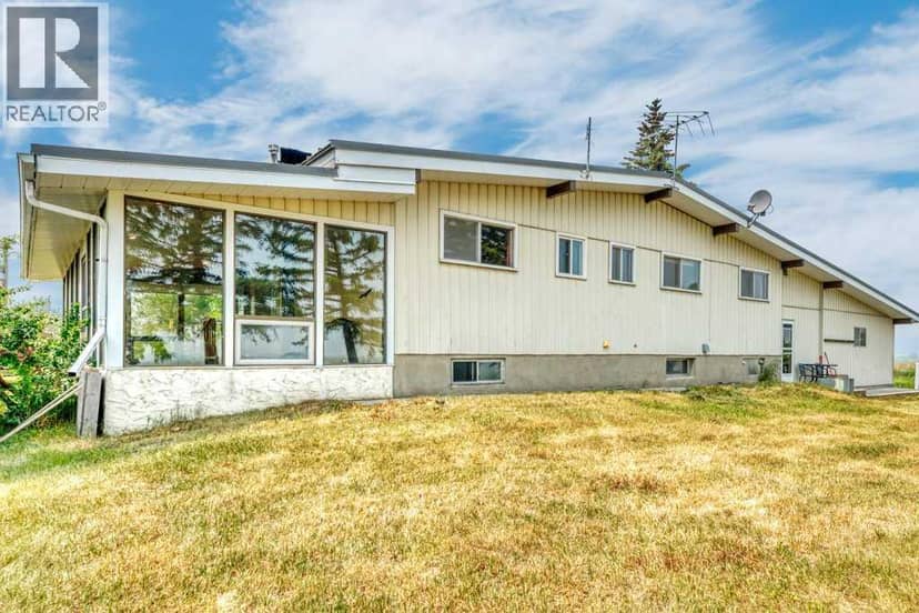 121 Cousin Street, Rural Wheatland County, photo 2