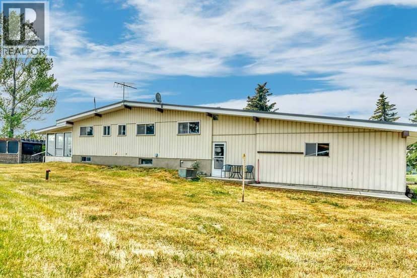 121 Cousin Street, Rural Wheatland County, photo 3