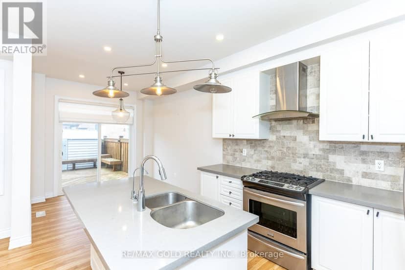 943 Transom Crescent — photo 19 of 40