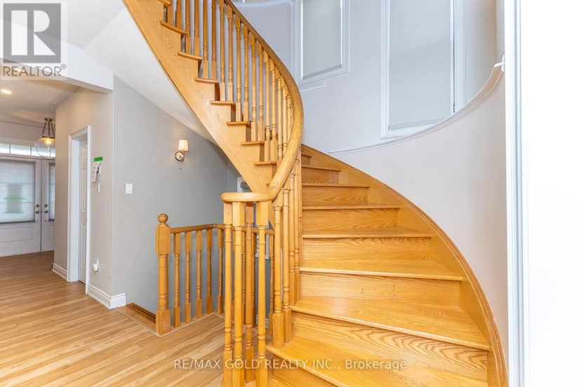 943 Transom Crescent — photo 25 of 40