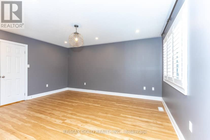 943 Transom Crescent — photo 28 of 40