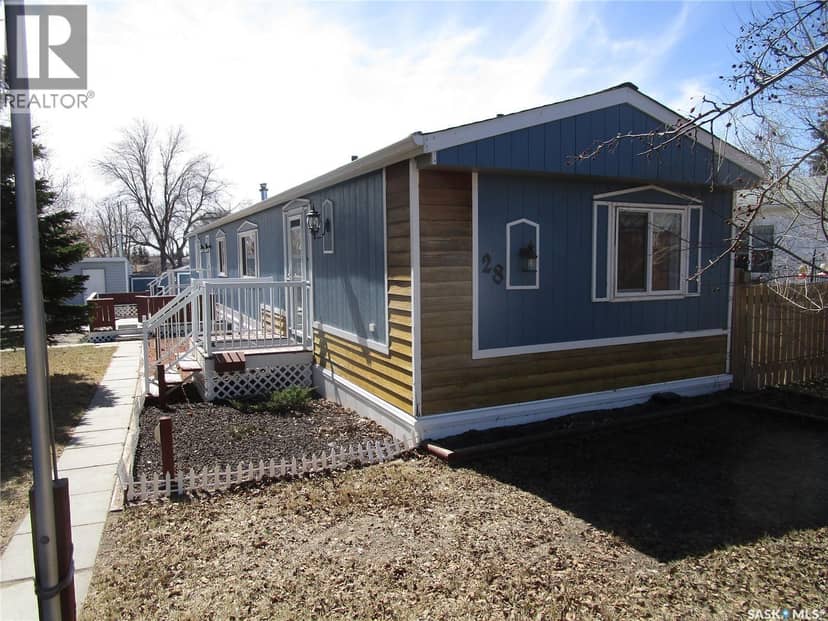 28 Crystal DRIVE — photo 1 of 20