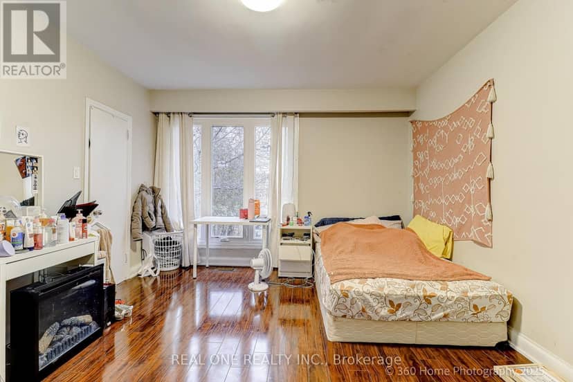 212 Cummer Avenue — photo 18 of 27