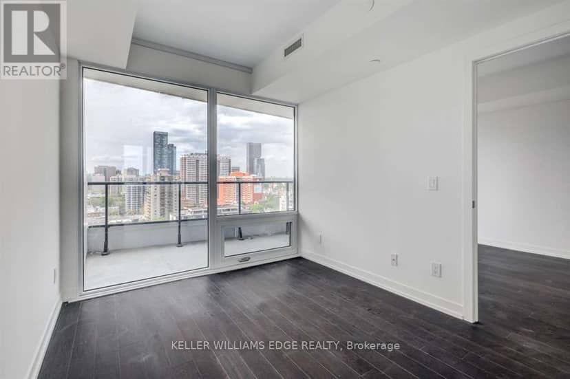 3609 - 85 Wood Street — photo 7 of 19