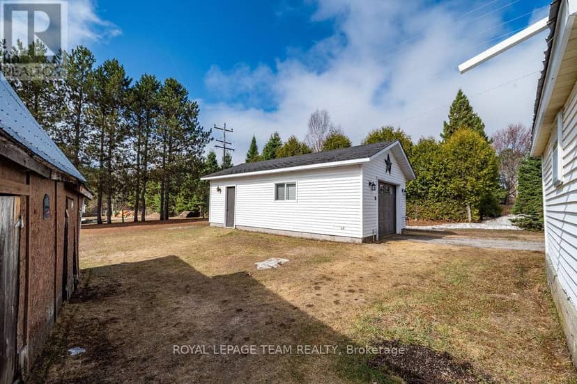 3709 Old Barrys Bay Road — photo 15 of 40