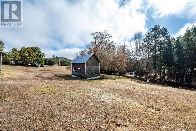 3709 Old Barrys Bay Road — photo 9 of 40