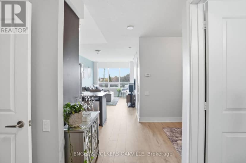 528 - 7608 Yonge Street — photo 2 of 25