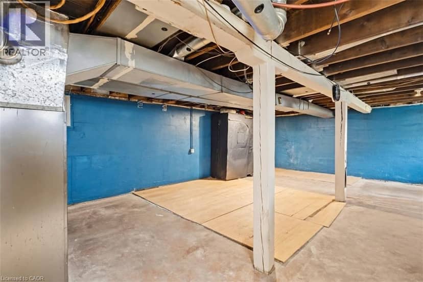 142 STANLEY Street — photo 13 of 14