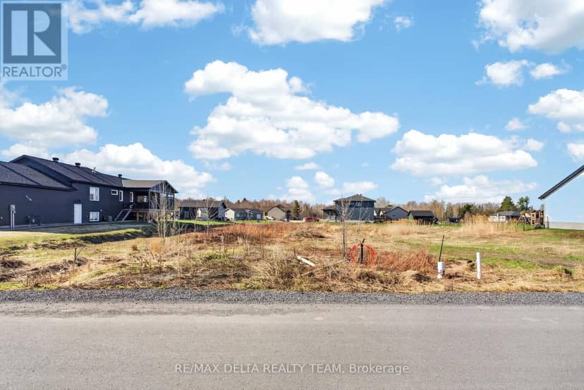 253 Roxanne Street — photo 7 of 8