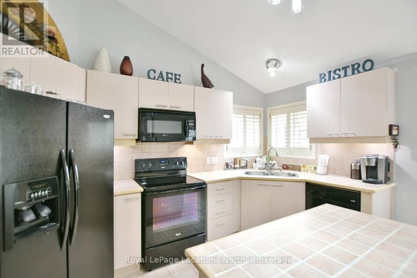 61 Barker Boulevard — photo 16 of 40
