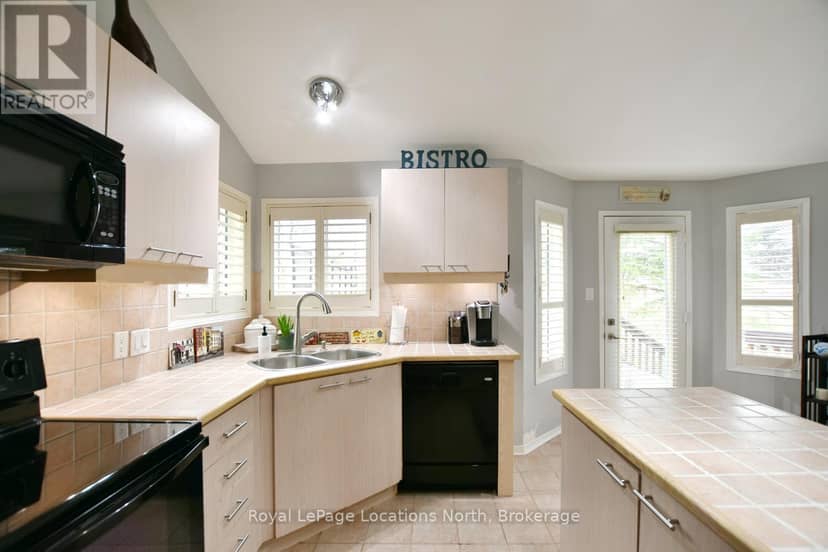 61 Barker Boulevard — photo 17 of 40