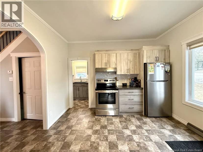 90 35e Avenue — photo 3 of 20