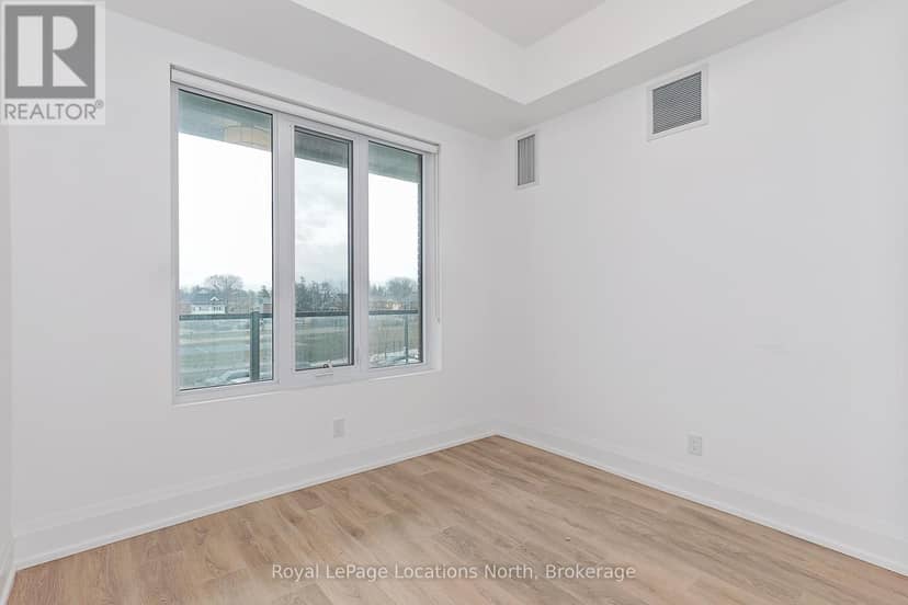 322 - 1 Hume Street — photo 10 of 37