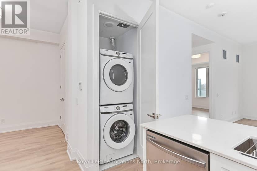322 - 1 Hume Street — photo 16 of 37