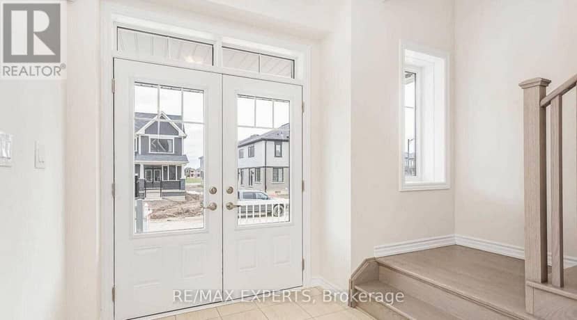 72 Malcolm Crescent — photo 2 of 11