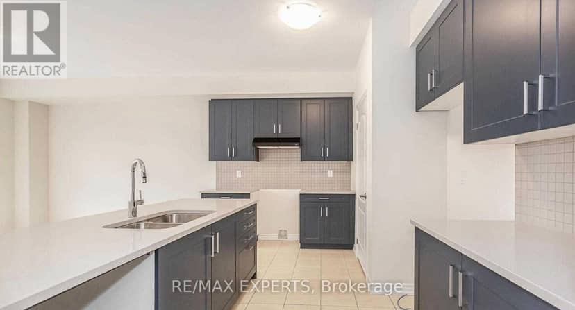 72 Malcolm Crescent — photo 6 of 11