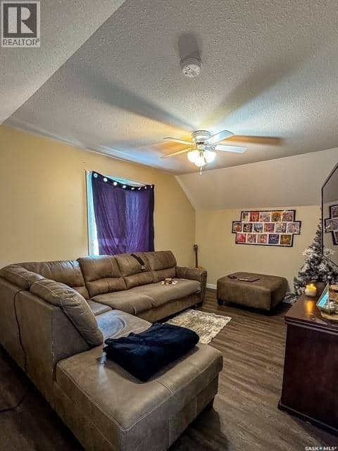 614 7th AVENUE NE — photo 12 of 14