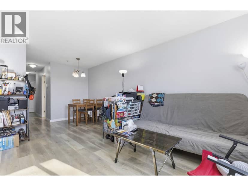 303 1310 CARIBOO STREET, New Westminster, photo 2
