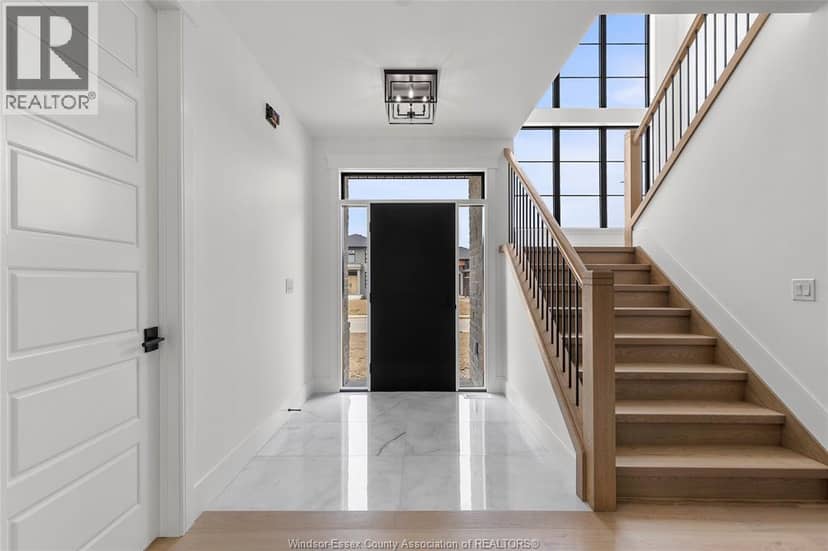 650 Summit Street — photo 4 of 40