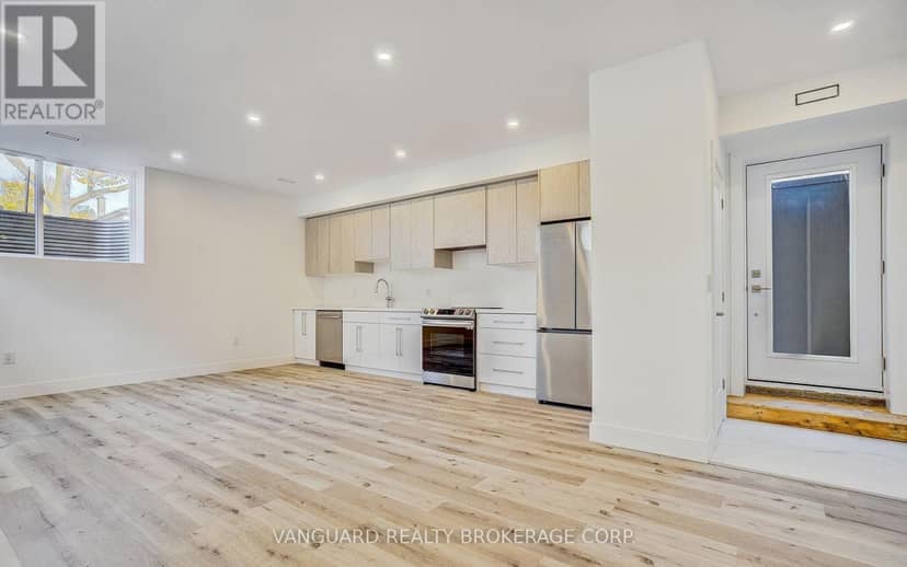 1937 Lawrence Avenue W — photo 12 of 40