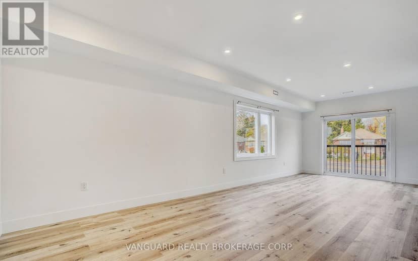 1937 Lawrence Avenue W, Toronto, photo 8