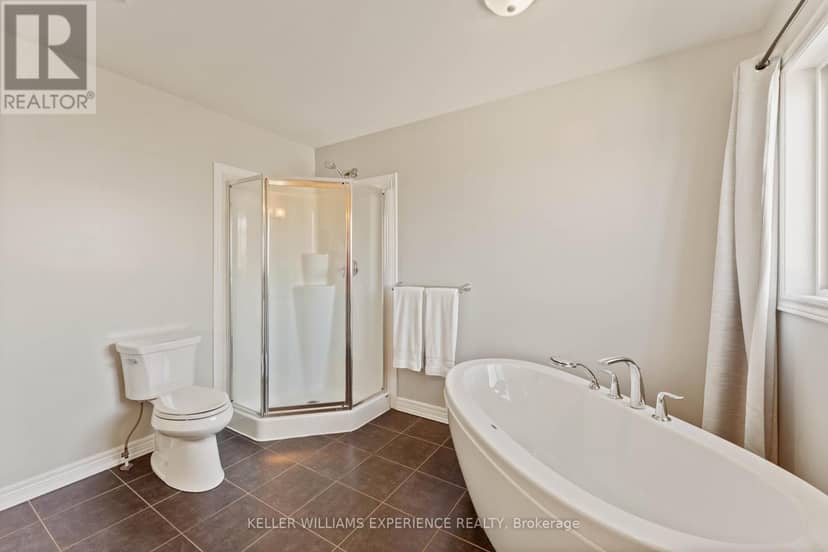 154 Arnold Crescent — photo 17 of 37