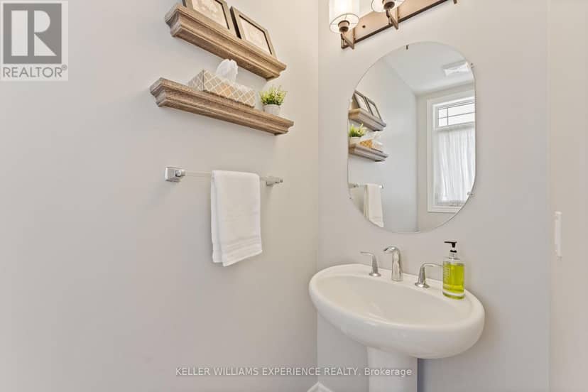 154 Arnold Crescent — photo 4 of 37
