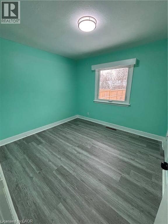 118 JACOBSON Avenue — photo 11 of 16