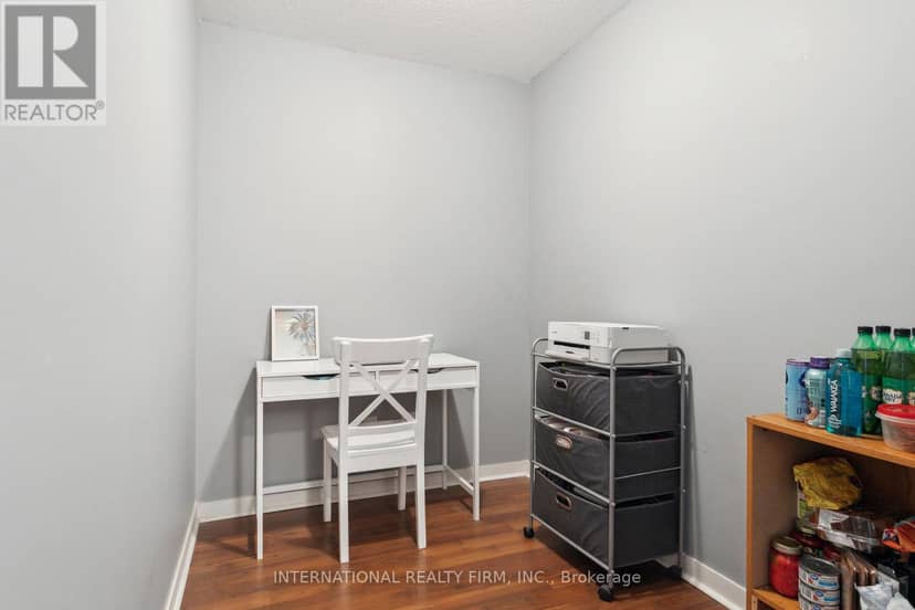 2113 - 6 Dayspring Circle — photo 5 of 22