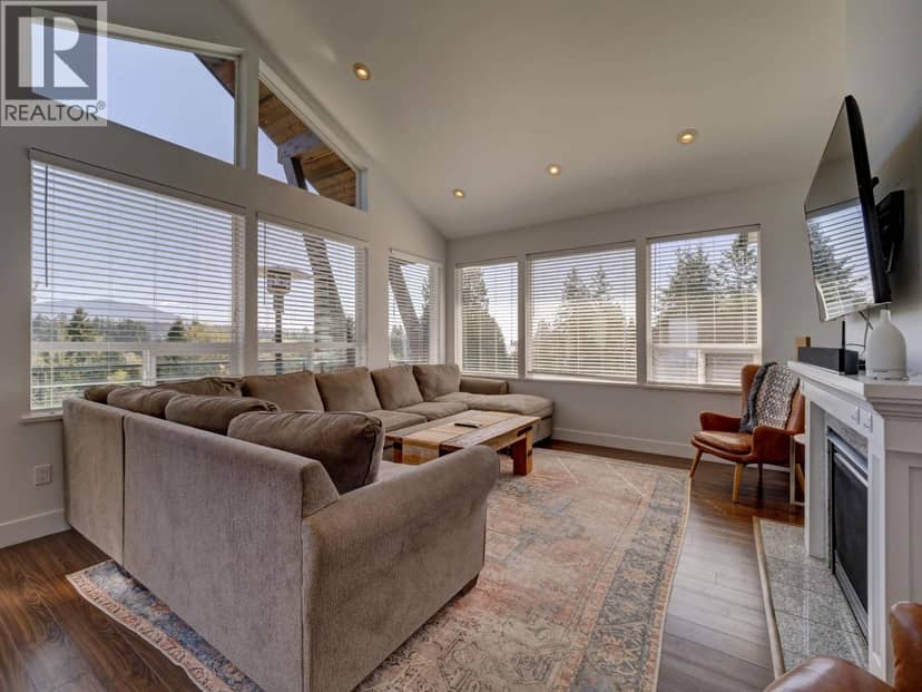 825 BAYVIEW HEIGHTS ROAD, Gibsons