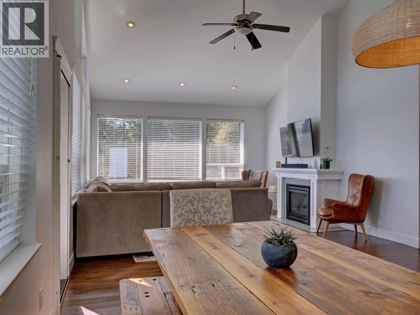 825 BAYVIEW HEIGHTS ROAD, Gibsons, photo 3