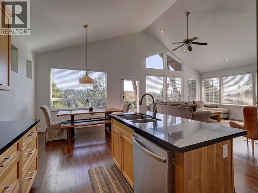 825 BAYVIEW HEIGHTS ROAD, Gibsons, photo 5