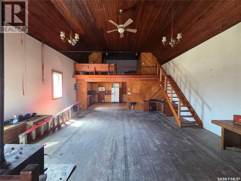 214 W 1st STREET — photo 4 of 25
