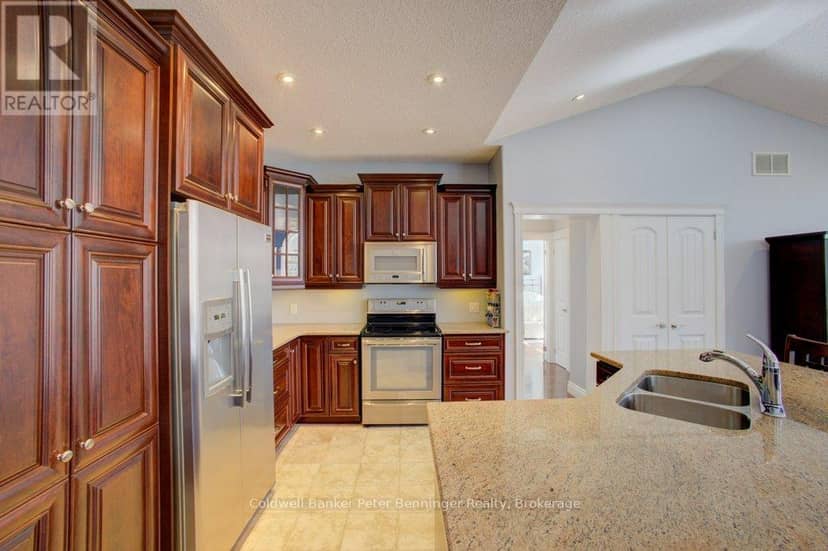 196 Birchwood Avenue — photo 16 of 40