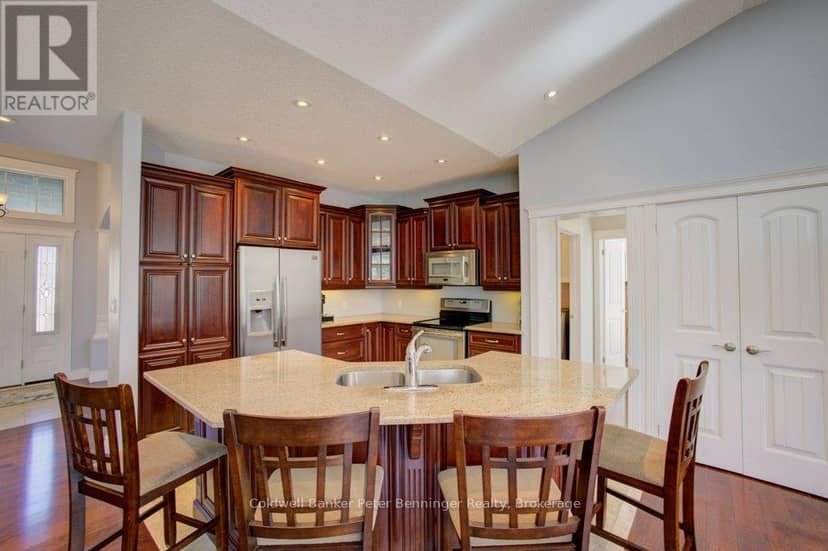 196 Birchwood Avenue — photo 17 of 40