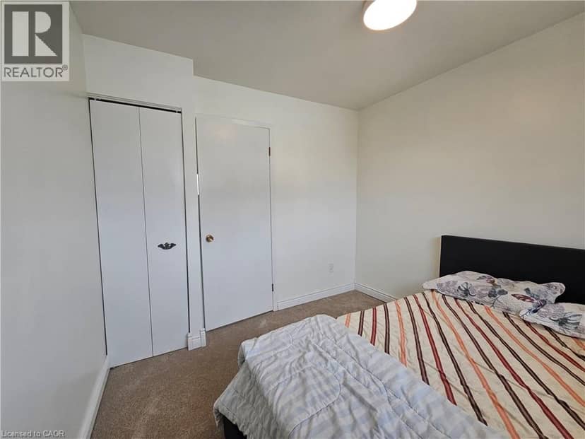 161 BERKINDALE Drive Unit# 6 — photo 17 of 24