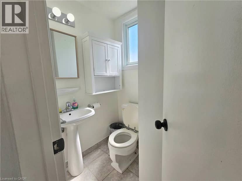 161 BERKINDALE Drive Unit# 6 — photo 6 of 24