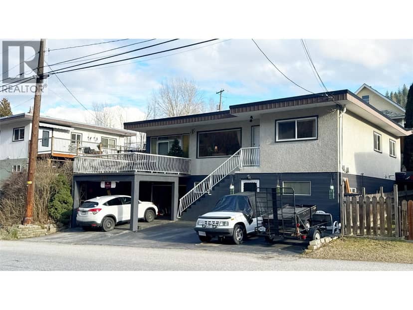 214 Wellington Avenue, Warfield