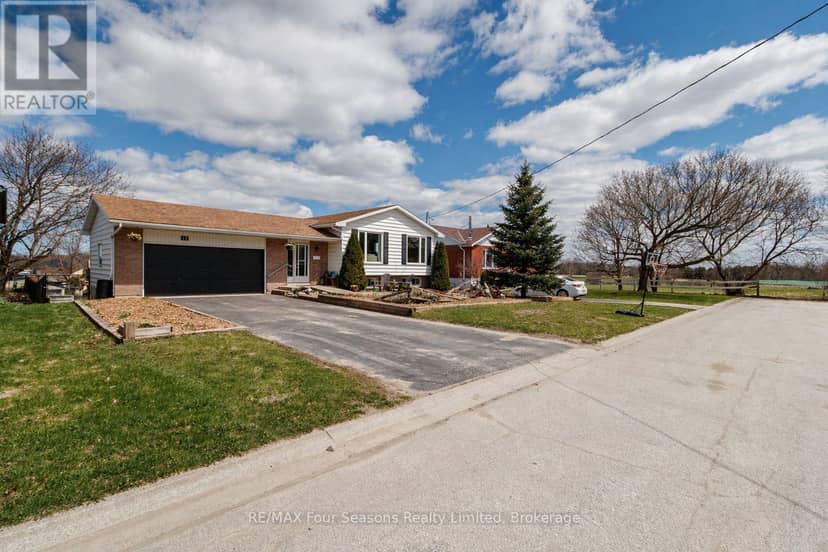13 Clugston Drive — photo 2 of 40