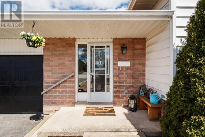 13 Clugston Drive — photo 4 of 40