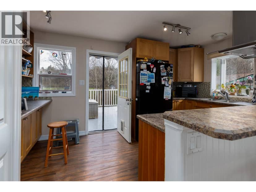 4712 MCCONNELL AVENUE, Terrace, photo 2