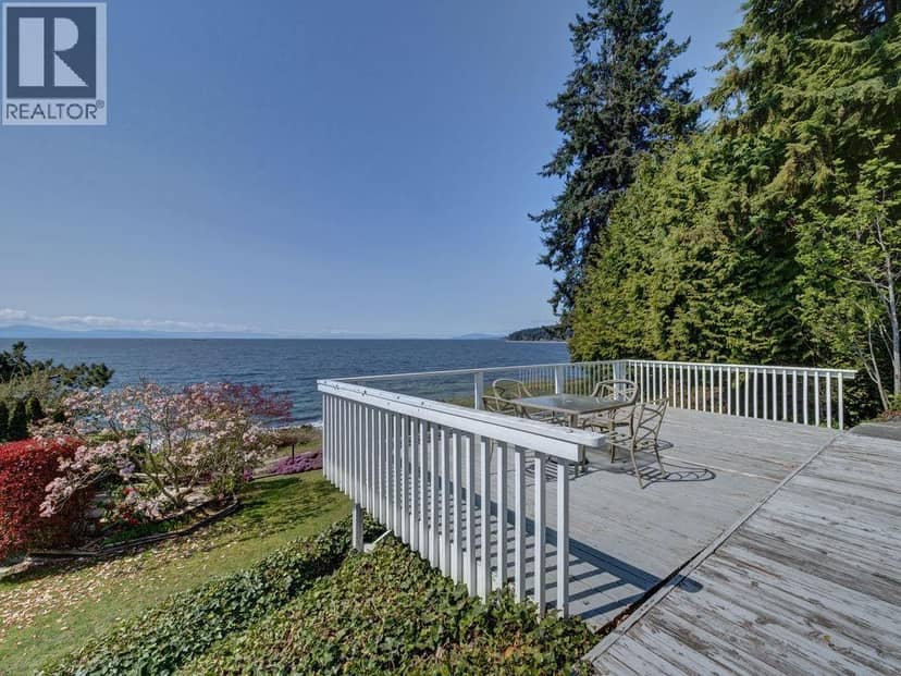 1708 OCEAN BEACH ESPLANADE, Gibsons, photo 8