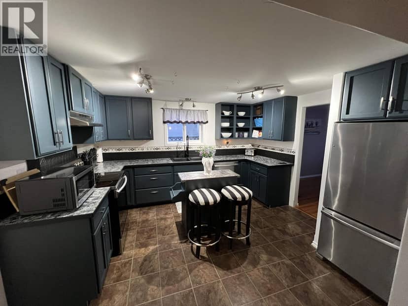 5228 40 STREET, Fort Nelson, photo 8