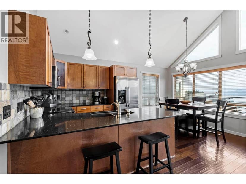 6953 Terazona Drive, Kelowna, photo 3