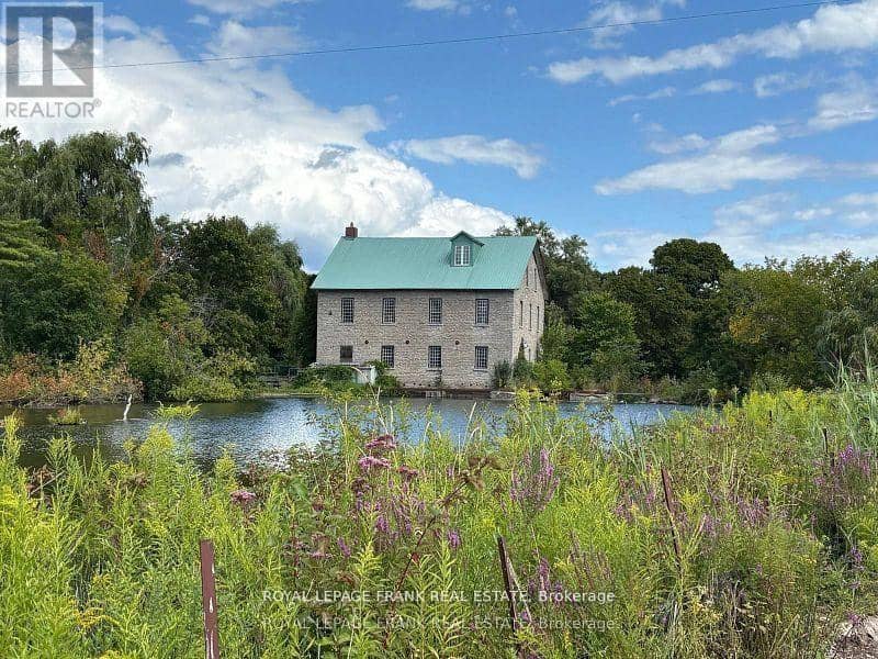 3 Pond Street — photo 4 of 10