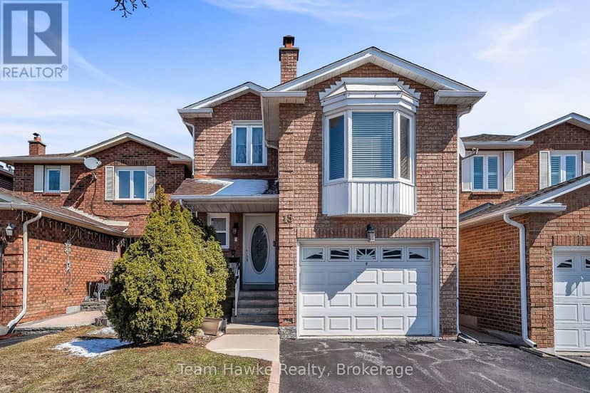 15 White Boulevard — photo 1 of 29