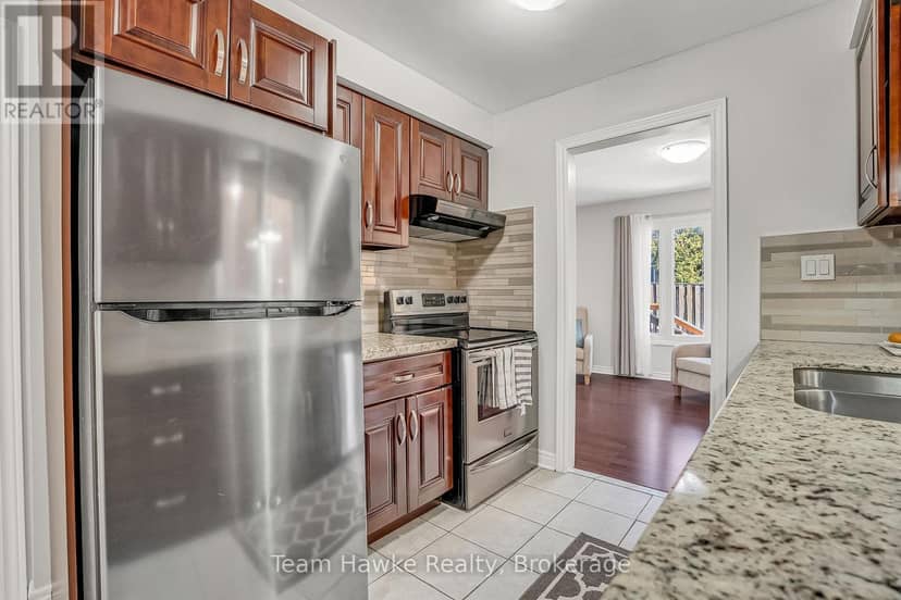 15 White Boulevard — photo 10 of 29